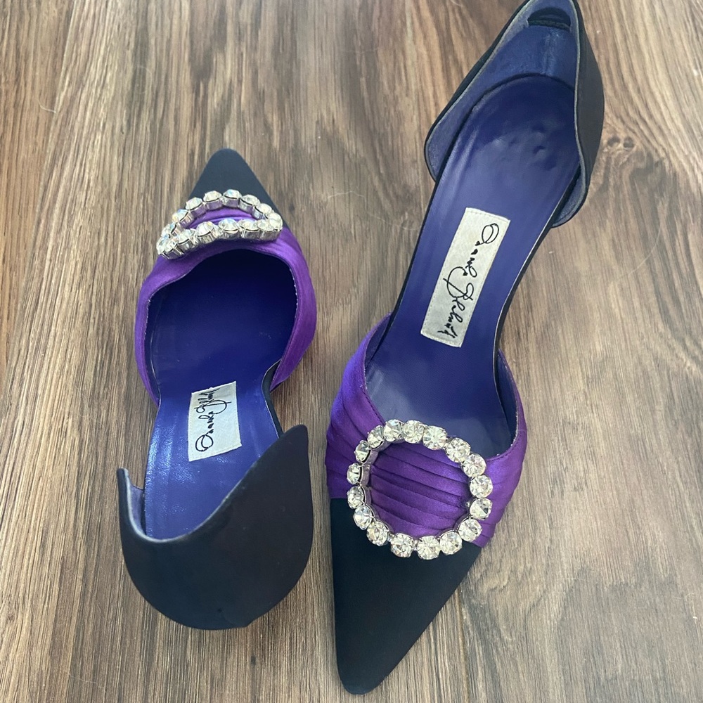 Manolo Blahnik purple and black heels in perfect condition
